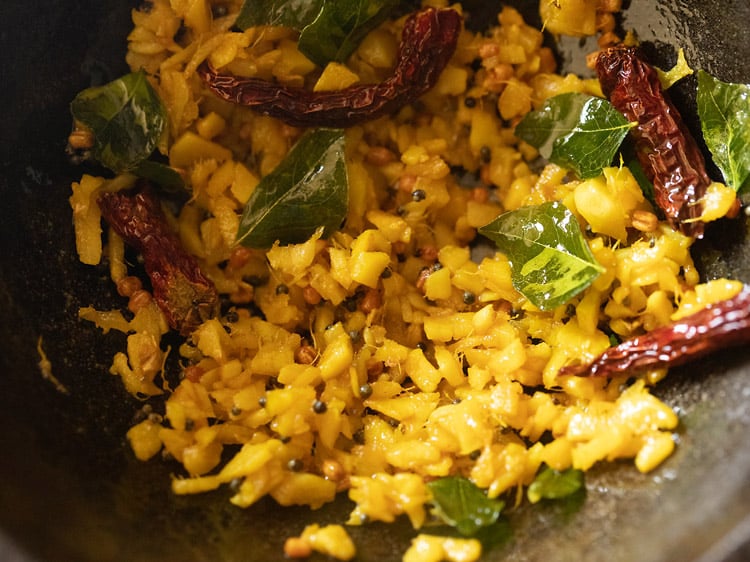 making ginger chutney